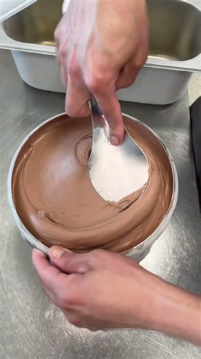 How We Make Chocolate Gelato in London 🍫