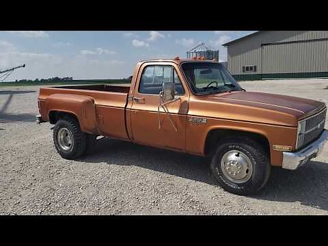 81, Chevy 3500 dually
