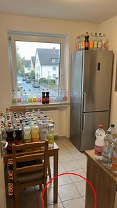 ❗️DAS EINZIGE Getränkesystem, dass du 2026 brauchst! Eine JuiceBox mit 2L Sirup liefert bis zu 50 Liter unglaublich leckeres Getränk und spart dadurch eine Menge Plastikmüll, Schlepperei und Kosten! Mit der Light Version auch noch eine Menge an Zucker! 🌍 🎉 Das Beste? Eine JuiceBox™ hält auch geöffnet und ungekühlt bis zu 12 Monate dadurch der Verschluss immer Luftdicht abschließt! Mehr Platz im Kühlschrank und kein Leergut mehr! 😍 Sichere dir jetzt dein Starter-Set mit 1 1 JuiceBox GRATIS und