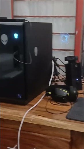 Mi nuevo escritorio y set up Alienware Aurora r16 Hp Deskjet 2875 Ipad Air 11inches Headset g435