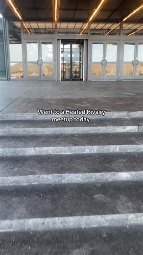 Went to a heated rivalry meetup today and it was genuinely so lovely. This fandom is truly the best 🫶🏼 if you don’t have any meetups your area, this is your sign to start one. thank you @xennialcatmom for organizing! #heatedrivalry #fandom #meetup #booktok #loons