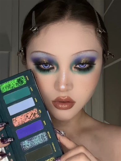 Stunning Colorful Smoky Eye Makeup Tutorial