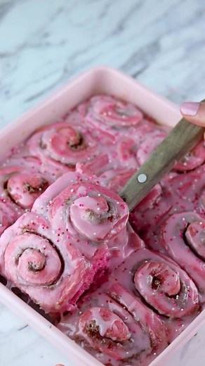 Pink Cinnamon Rolls for Valentine’s Day | Baking Recipe