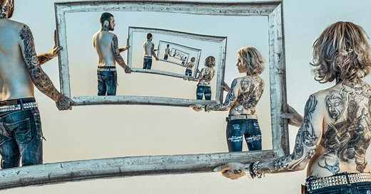 How to Create a Droste Effect Photo in a Photo in a Photo