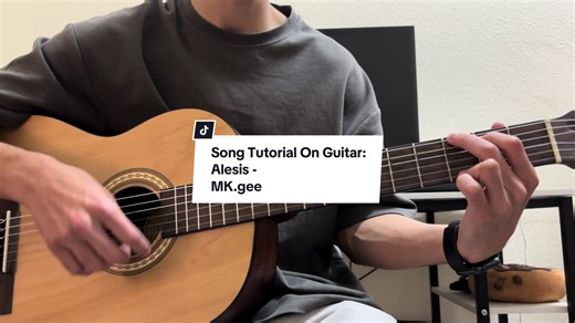 طريقة عزف اغنية Alesis على القيتار للمغني MK.gee بثلاثة كوردات بس - هذي نسخة مبسطة للأغنية، لان طريقة عزفها معقدة (أغانيه كلها طريقة عزفها معقدة بشكل عام) - احفظ الفيديو وارجع له بعدين إلى ما تحفظ الاغنية كاملة #guitar #جيتار #alesis #mkgee #guitartok