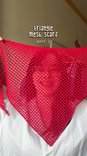 Alessa Z. | Hobbies & Lifestyle on Instagram: "Part 2 of the triangle mesh scarf! Thank you all so much for loving this quick lil pattern of mine 🥹♥️ #crochet #crochetpattern #crochetpatterns #crochetersofinstagram #crocheting"