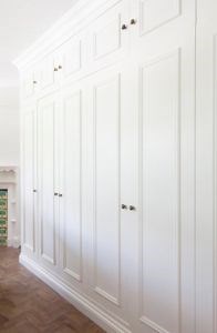 [Hot Item] Custom Made in-Built Wardrobes with Decorative Mouldings Traditional Storage Foldable Closet