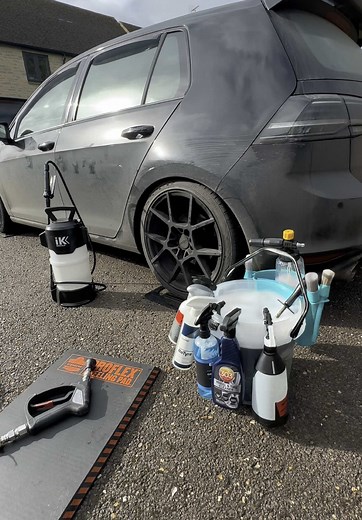 Deep Cleaning Volkswagen Golf Wheels and Tyres