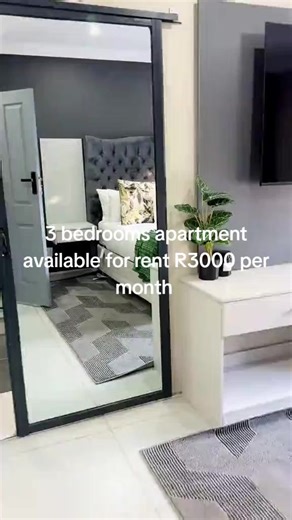 The Glass House🏡 East london,South africa📍 6 guests🫂 4 beds 🛌 3 baths 🛀 R1600/month🌙 The glass house is a 3 bedrooms 3 bathrooms home that is tastefully designed and decorated. All bedrooms have big screen TVs with Netflix, YouTube and DSTV. Spend summer evenings outside on the patio and swimming pool area having a barbecue with friends or family. We have a night guard for your safety. Dm on WhatsApp for more information 27688102597 #rent #affordable #apartment #southafrica #capetown