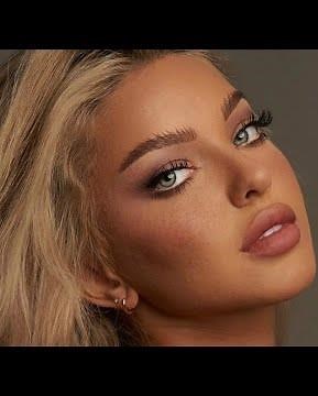 Sophie Saint Marjan | American Model, Singer & Instagram Influencer - Bio & Info