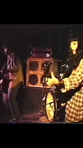 @void.sdw on Instagram: "Melvins performing Goin' Blind November 11th 1989, Davis Coffee House, Davis CA #melvins"