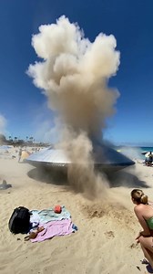 4.2M views · 10K reactions | Panic on the Beach as UFO Descends from the Sky #UFOs #UFO #uaps #UAP #ovni #fblifestyle | Ufonomenon | Facebook