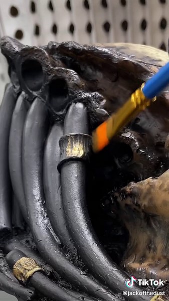 Painting Predator #handmade #sculpture #artist #fyp