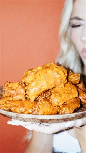 Double date. Done right. | Hooters