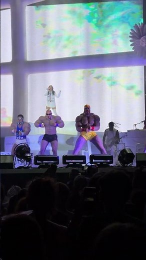 Katy Perry - Teenage Dream - LOVELY BRIVE FESTIVAL #live #katyperry #festival #france #concert