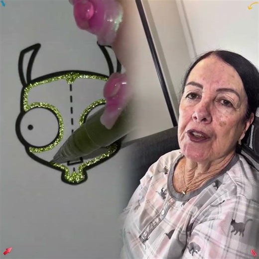 Mi Madre siempre se queda dormida cuando pongo una película 🤷🏻♂️😅