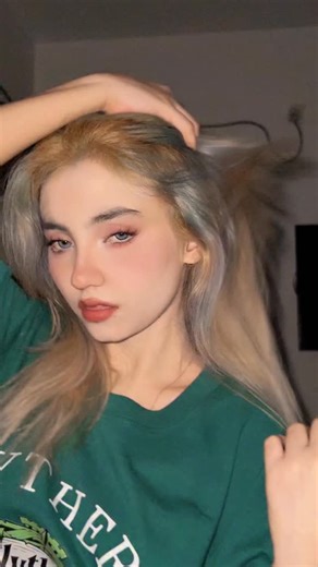 What does it say? | Babygirl