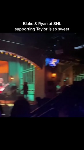 Blake & Ryan Support Taylor Swift at SNL