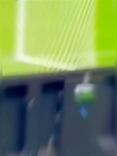 ボールをなかなか渡さない少年#サッカー