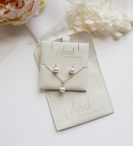 Bridesmaid Jewelry Set Pearl Gold, Stud Earrings for Bridesmaids, Bridesmaid Jewelry Gift, Bridesmaid Gifts, Jennifer on Custom Pouch - Etsy