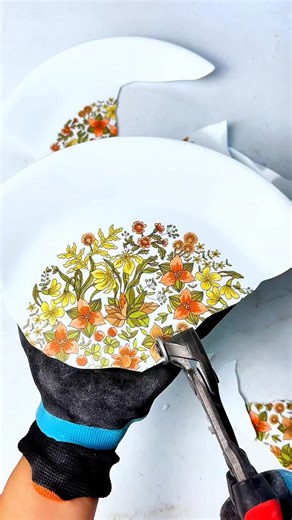 Handmade Vintage Broken China Jewelry on Instagram: "In the totes of china destined for the landfill, I found some Indian Summer Corelle plates!🧡🥹 It has me reminiscing on these beauties I made from the pattern last year. Gahhh, there’s just so many plate patterns I want to work with again, I wish I had 20 more hands!🥲✨😆 ~~~~~~~~~~~~~~~ #upcycledartist #upcycling #recycledartist #vintagejewelry #jewelrymaking #uniquejewelry #sentimentaljewelry #upcycledcraft"