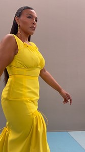 Playfulness reigned at #Fendi, beginning with a runway that resembled a pixelated colour field. The collection embraced vibrant hues through light fabrics, lace, and sheer textiles. Looks bloomed with floral cut-outs and delicate embroidered daisies, offering a sense of whimsy and femininity. Designed by a woman for women, the lineup presented a complete wardrobe – from deconstructed suits to flowy day dresses. Accessories carried the same joyful spirit: bags appeared in playful micro sizes, emb