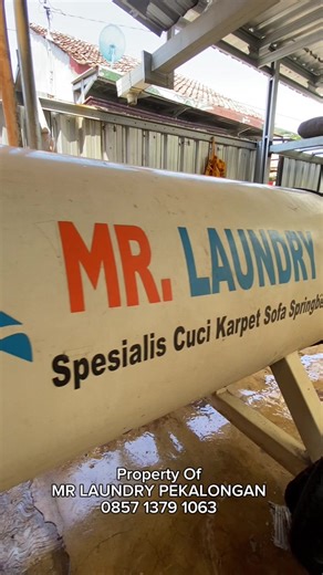 🚨 Karpet kotor & penuh noda? 😱 👉 *Yakin karpetmu bersih?* 😏 💨 Yok dicuci di MR Laundry!_🧹 💪 Deep clean, wangi, & bebas debu 📞 Chat aja buat service sekarang! 👉 Klik link WA di bio! 😊 #LaundryKarpet #MRLaundry #KarpetBersih #laundrypekalongan #LaundryAntarJemput