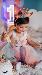 Qualcuno ha detto smash cake? 🎂😍 Uno shooting divertente e goloso per festeggiare al meglio il primo compleanno! 🎁 Contattaci al 3317813651 per saperne di più! 📸 #napoli #fotografo #shooting #baby #smashthecake #one #birthdayphotoshoot #cake #smash | De Innocentis Ph