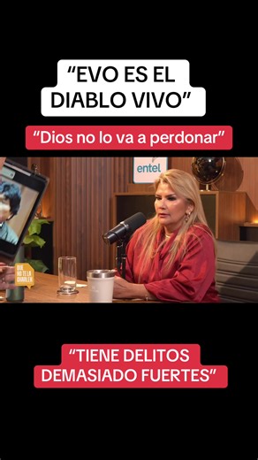 “Evo es el diablo vivo”. Demoledora frase de Jeanine Áñez. “Dios no lo va a perdonar”. “Ha hecho mucho daño”. “Tiene delitos demasiado graves”. La expresidenta no se calla nada. “Evo es un ser despreciable”. #diablo #hombre #mal #bolivia🇧🇴