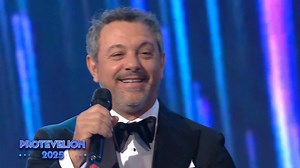 1.2M views · 10K reactions | De Revelion, drumurile MasterChef au dus la #PROTEVELION, iar Sorin Bontea, Florin Dumitrescu și Cătălin Scărlătescu au făcut spectacol pe scenă! 朗 #masterchefro #protv | MasterChef Romania | Facebook