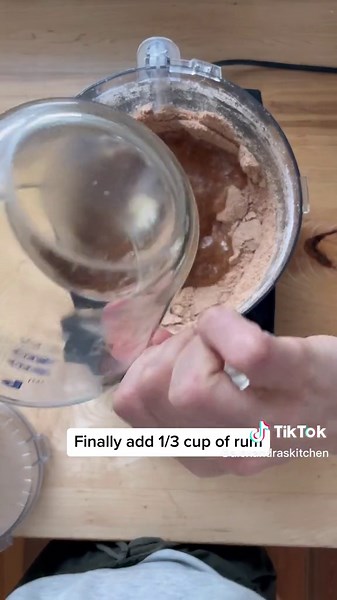 These 5-ingredient, no-bake rum balls couldn't be easier to make or more of a crowd pleaser ⁣🤗💯🎄🎁 ⁣ Notes: ⁣ ⁣ • Metric measurements can be found in the recipe. ⁣ ⁣ • If you can't find Nilla wafers, any vanilla-flavored cookie or shortbread will work. Also: a number of people have had success making them with gingersnaps.⁣ ⁣ #rum #balls #christmas #cookies #nobake #easy