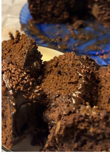 Bolo de chocolate super gostoso e fácil de fazer #receitasimples #fyp #foryou #bolo #bolodechocolate