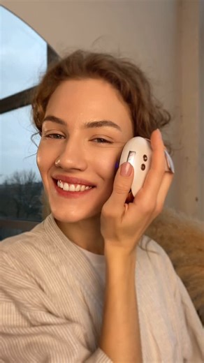 QNET Official on Instagram: "This Mother’s Day, celebrate the amazing mothers in your life. 💎✨ Every woman deserves to feel radiant, confident, and cared for. Meet the Physio Radiance Visage+, the ultimate at-home skincare companion! 🌟 Combining four groundbreaking technologies into one sleek device, it’s designed to help her skin glow with health and vitality. From reducing fine lines to enhancing hydration, this is more than skincare—it’s self-care reimagined. 💖 Mothers