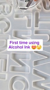 First time using alcohol ink 😍 Which one you like the most? #resiners #resinartwork #resincraft #resinpour #epoxyart #epoxyresin #keychain #keychainbusiness #keychainshop #handmade #handmadecrafts #smallbusiness | Glittering Resin Art