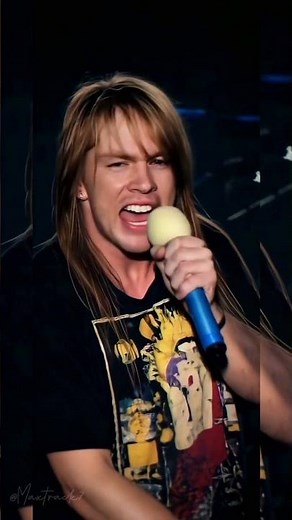 Guns N' Roses – Knockin' On Heaven's Door (Live 1991) 🎸 Axl Rose Legendary Performance #Shorts