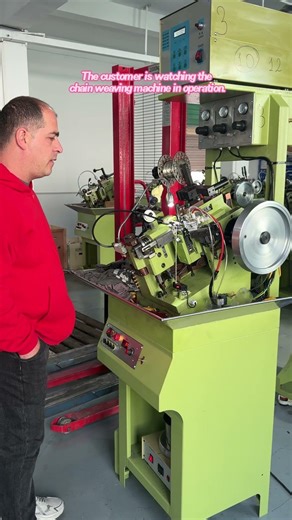 Chain making machine – high-efficiency mass production of gold and silver jewelry chains.
