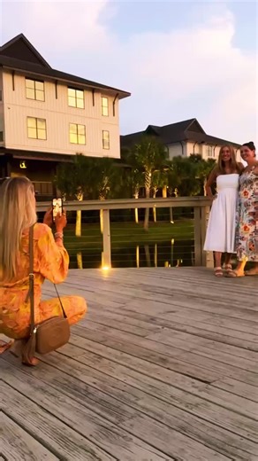 I’ve had a few clients ask me to explain the algorithm recently. It’s not a simple answer. The algorithm is a whole digital universe and intelligent machine. If you have a business or are an entrepreneur, you NEED to understand how it works to create your content intentionally. Instagram isn’t some moody robot deciding if it likes you today. It’s literally just a giant prediction system. It studies people… how we watch, save, scroll, binge, pause… and then tries to match each person with whateve