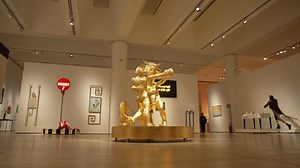 "Il sogno di Luigi #Serafini" è al #MartMuseum 💭 Dall’iconico “Codex Seraphinianus” alle opere pittoriche, dalle installazioni ai “Disogni”, i disegni di sogno: la vasta ed eterogenea produzione serafiniana è riunita nella più grande #mostra dedicata all’artista. ✨ Alcuni varchi connettono l’allestimento, curato da Serafini stesso, agli spazi della mostra “Surrealismi. Da de Chirico a Gaetano Pesce”. Il percorso labirintico suggerisce un legame diretto tra da de Chirico, primo surrealista moder