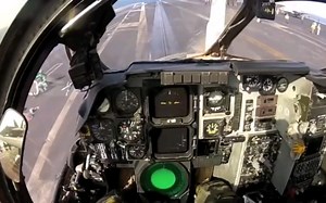 [美国海军] EA-6B电子战机第一人称视角起飞实拍