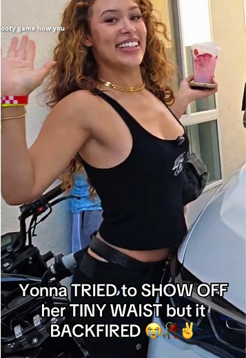 Yonna TRIED to SHOW OFF her TINY WAIST but it BACKFIRED 😭🥀✌️ #yonnajay #yonna #clips #viral #fyp
