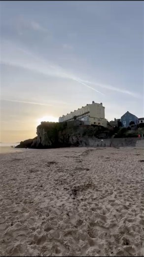 Evenings on Castle beach 🌊 #tenby #aroundtenby #holiday #wales #tenbybeach | Tenby Town Cottages