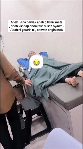 Bulan puasa and hari yang baik hari jumaat Allah ambil abah 😭 Abah tunggu semua anak2 abah balik dulu lepastu abah gi kan 😖🙂‍↕️ Ya Allah senang betul cara abah g . Sampai ana tak boleh nak percaya yg semua ni betul2 jadi 😭 Takpe abah ana ikhlas . Tolong sedekahkan Al fatihah untuk abah ana Nik Azmi Bin Nik Mat 🤲🏻😞 20/3/2026