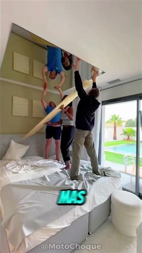 Terrible idea for the ceiling 😳🪞