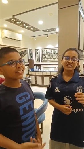 Two children singing Salil Chowdhury's melody! Let’s awaken the child in ourselves and join in their joy. Happy Children’s Day! . . . . . #ChildrensDay #HappyChildrensDay #LittleSmiles #FutureStars #KidsAreBlessings #salilchowdhurysong #DebojyotiMishra | Debojyoti Mishra