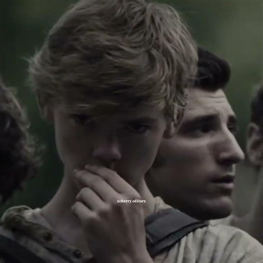 That smirkk #themazerunner #newt #thomasbrodiesangster #frypan #newtedit #viral #edit #thomas