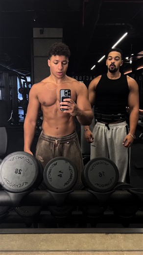 One-Arm Lifts: Strength and Technique Explained