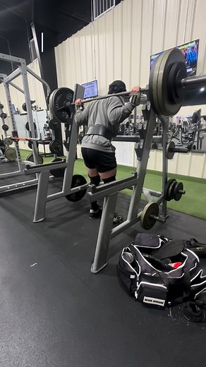 12 hour shift work fatigue definitely hit hard yesterday but still got some good work in. Legs are slowly building back to where they were!! Coach - @desicooney Team - @outlierstrong #hardworkpaysoffs #liftingweights #sbd #gymrat #showupeveryday #keepgrinding #gym #sqaut #grind #deadlift #bluecollar | Draiden Perez