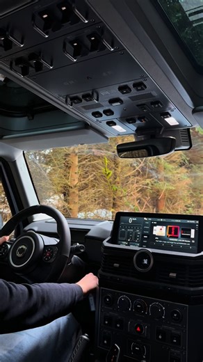 Starting up the jet ✈️💨 . . . Ineos Grenadier: CO emissions (diesel - 276-319 g/km, petrol - 325-336 g/km) and fuel consumption (diesel - 10.5-12.2 V/100km, petrol - 14.4-14.9 1/100km) . . . #ineos #ineosgrenadier #offroadcars #fighterjets #pilot | Michael Schmidt Motor