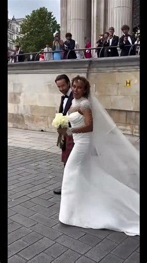 Mel B gets married .. #melb #spicegirls #2become1 #marriage #melbrown #scaryspice #music