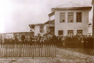 Shkolla “Haxhi Zeka” – shkolla e parë shqipe në Pejë (VIDEO)